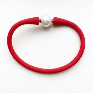 Vintage red rubber & pearl stretch bracelet